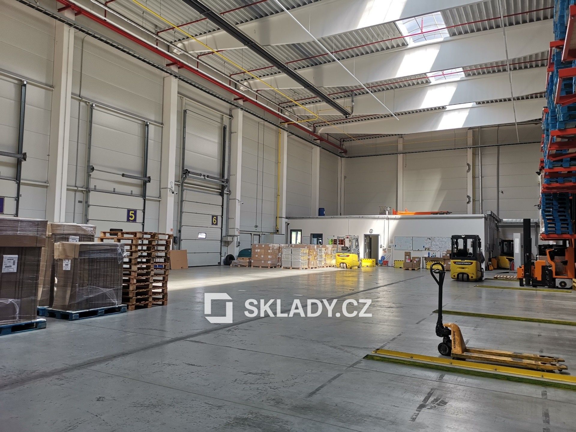 Pronájem komerčního prostoru 2000 m² - foto 3