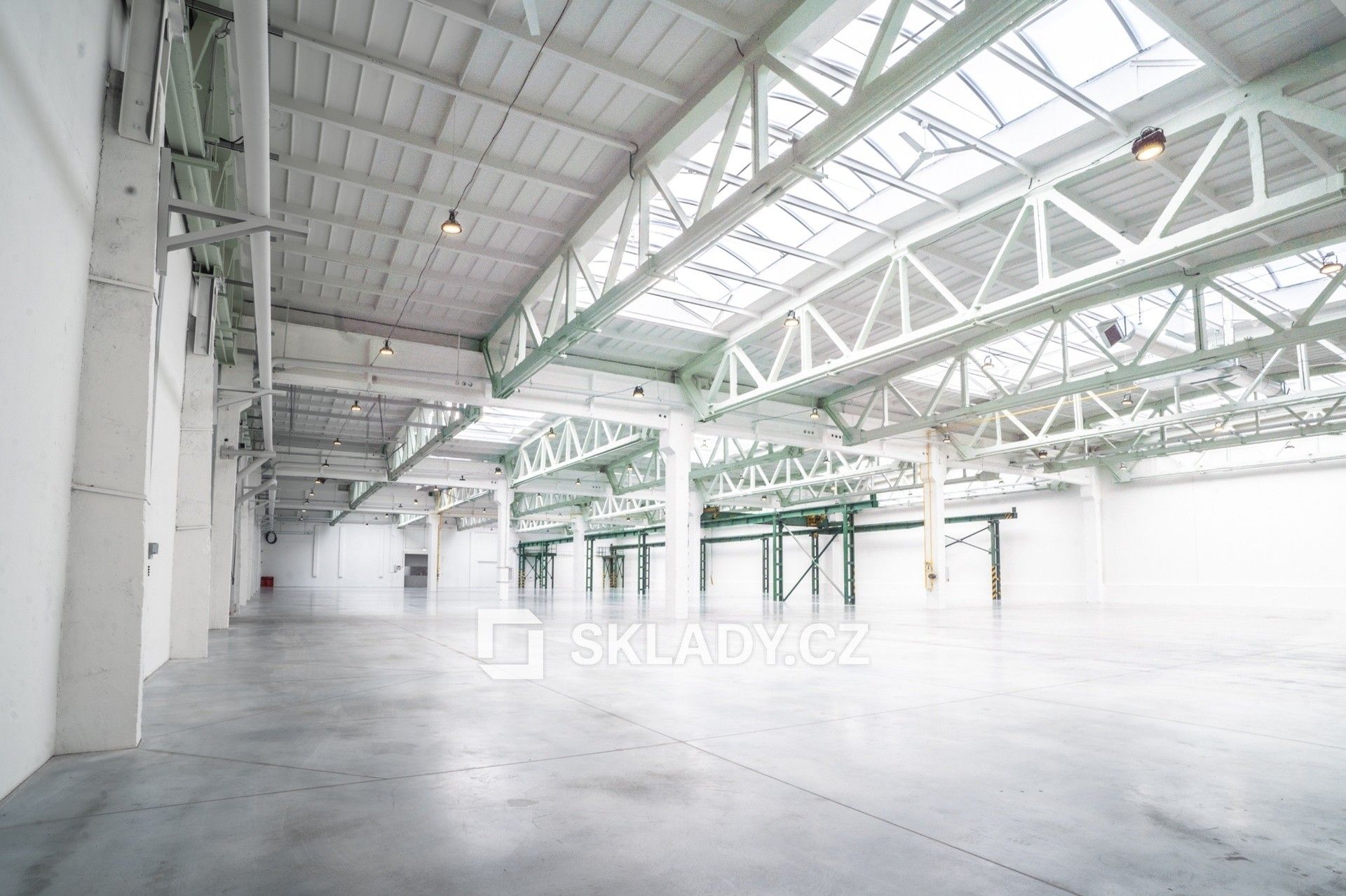 Pronájem komerčního prostoru 17280 m² - foto 1
