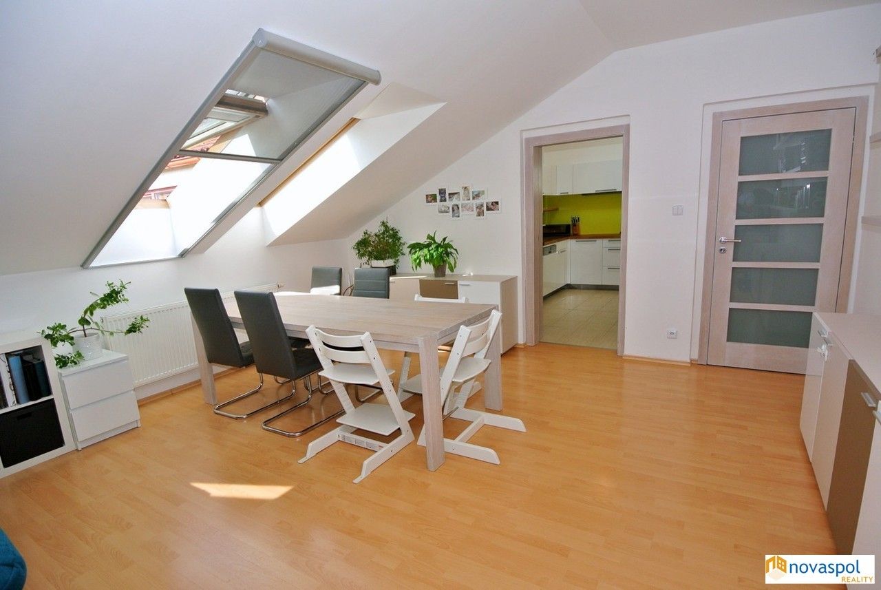 Pronájem bytu 3+kk 106 m² - foto 3