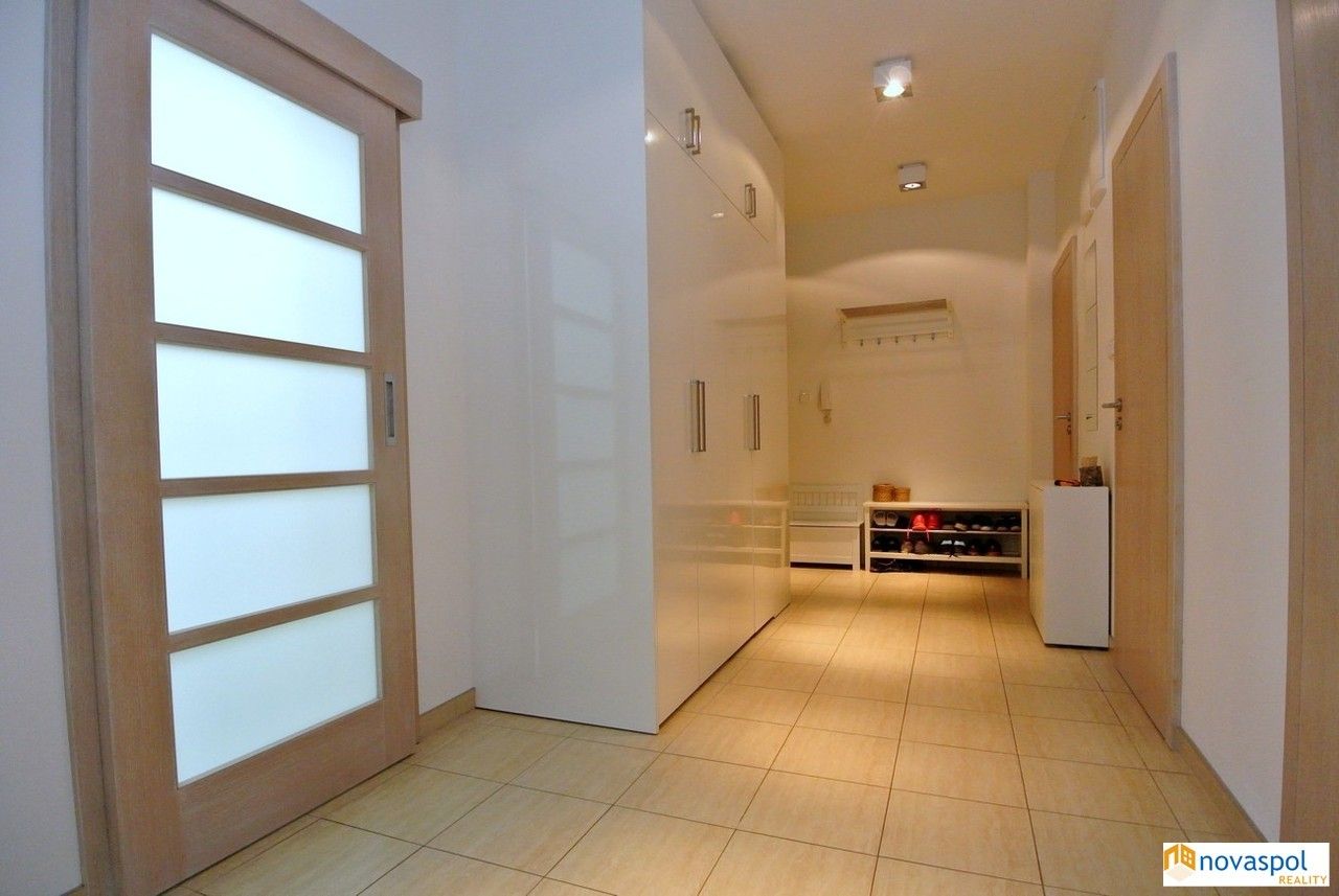Pronájem bytu 3+kk 106 m² - foto 9