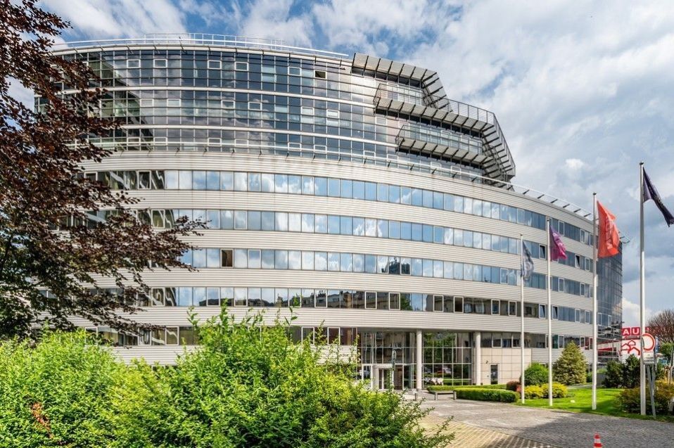 Pronájem komerčního prostoru 974 m² - foto 2