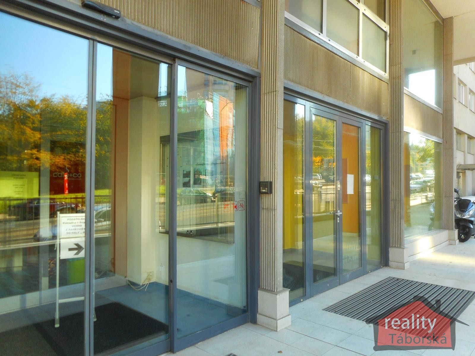 Pronájem komerčního prostoru 262 m² - foto 2