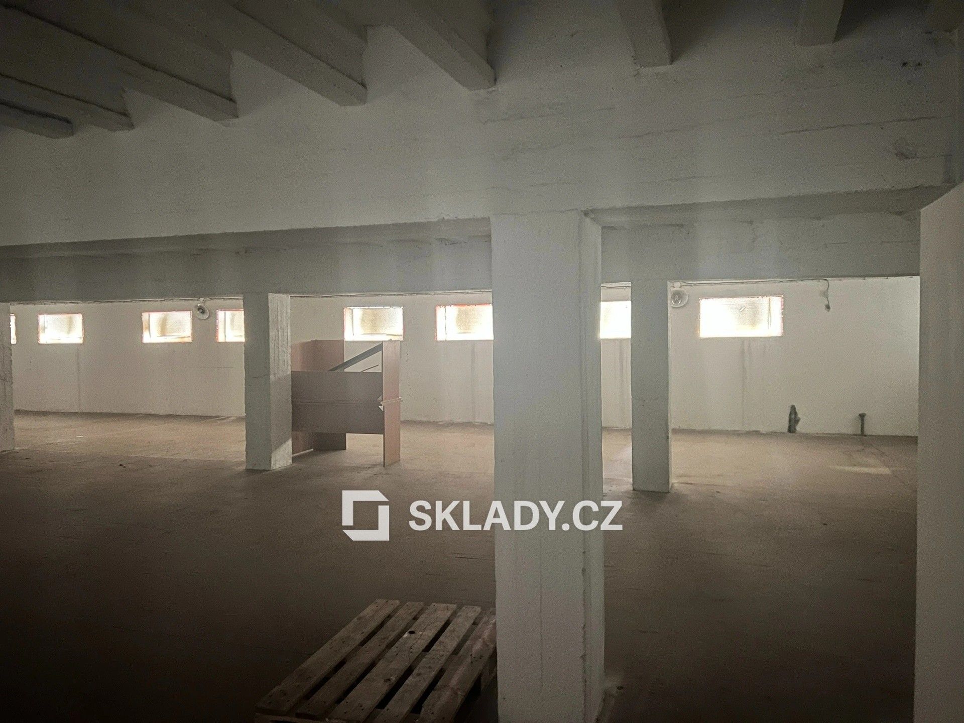 Pronájem komerčního prostoru 1600 m² - foto 3