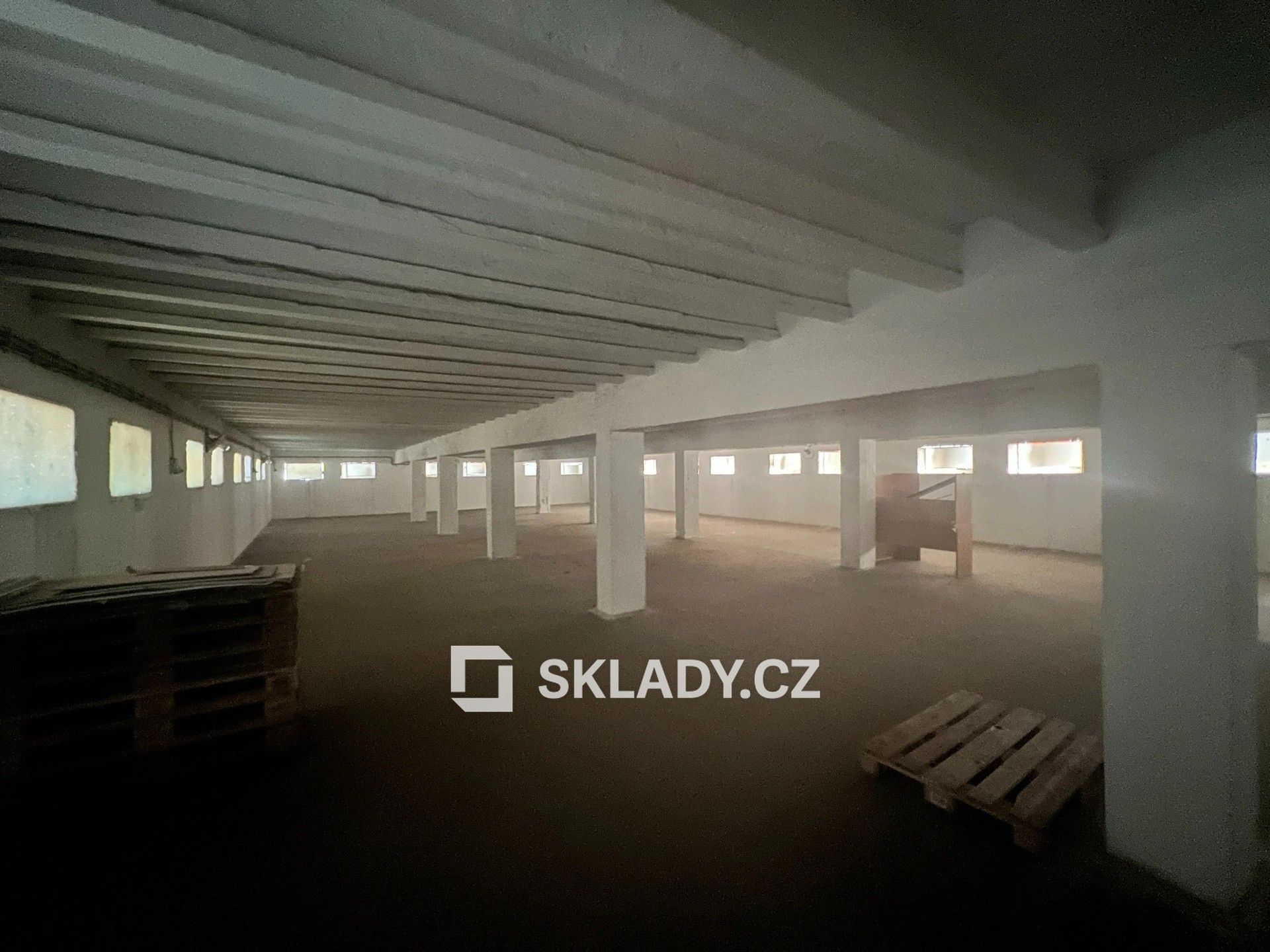 Pronájem komerčního prostoru 1600 m² - foto 2