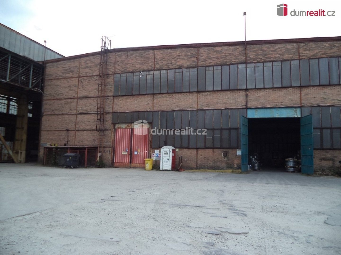 Pronájem komerčního prostoru 1800 m² - foto 1