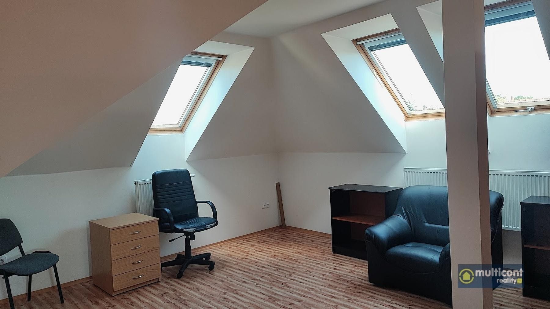 Pronájem komerčního prostoru 118 m² - foto 12