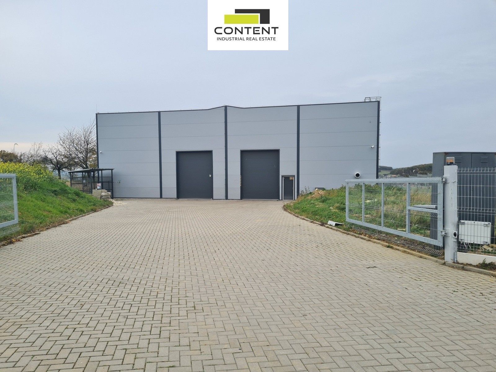 Pronájem komerčního prostoru 1629 m² - foto 1