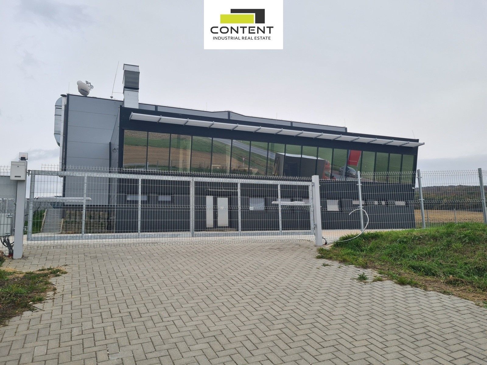 Pronájem komerčního prostoru 1629 m² - foto 3