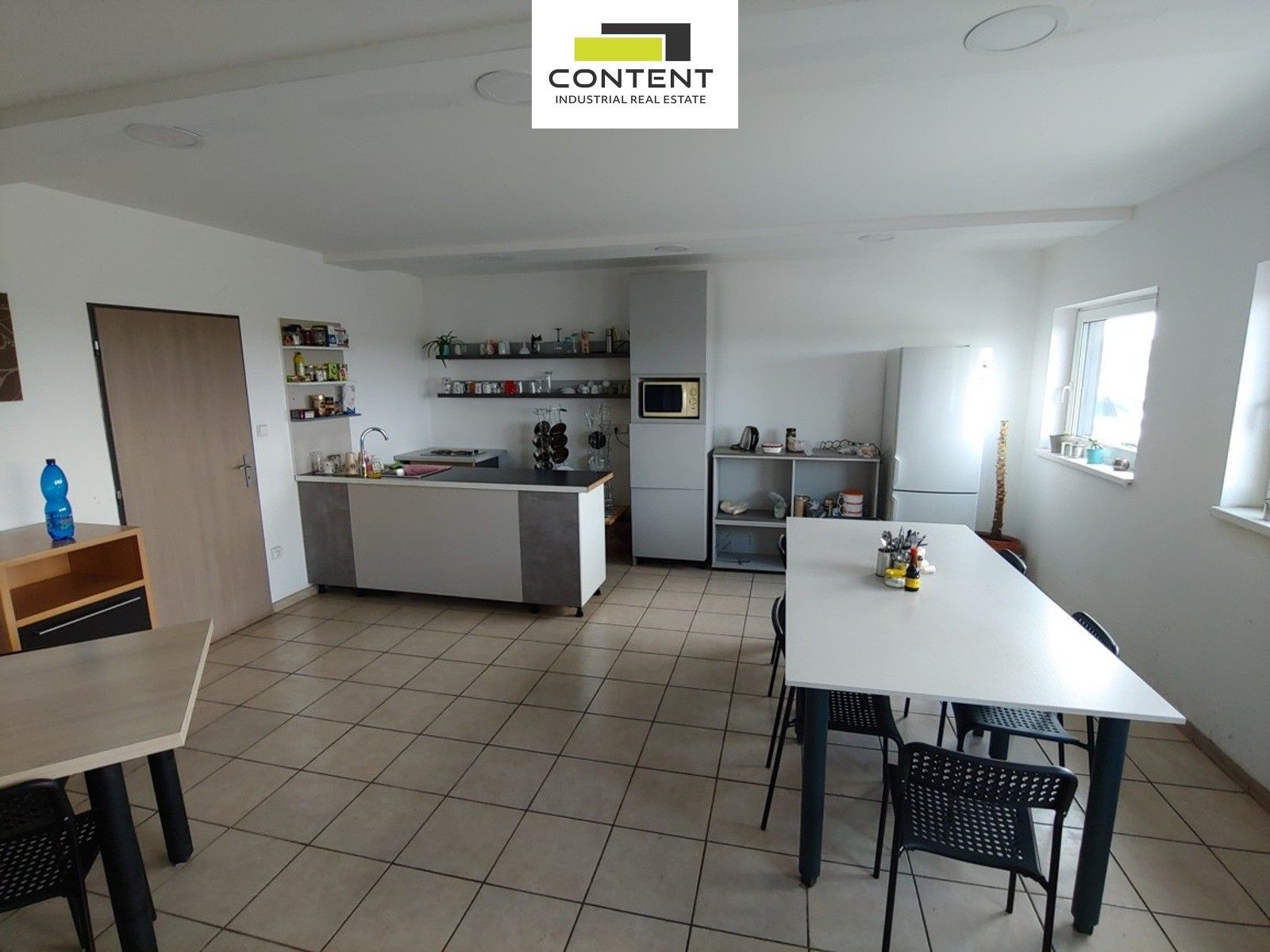 Pronájem komerčního prostoru 1629 m² - foto 12