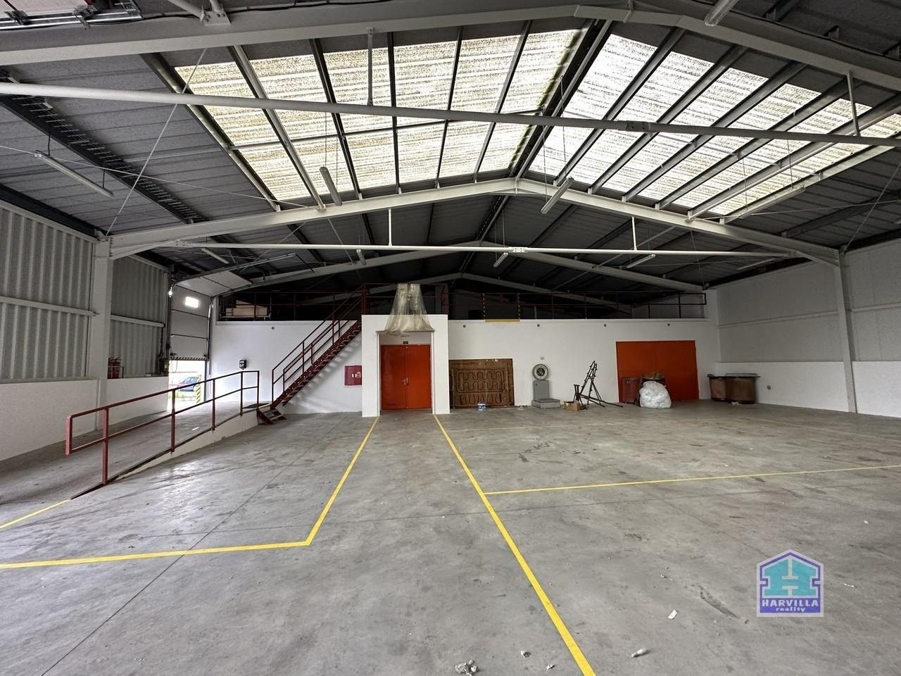 Prodej komerčního prostoru 2500 m² - foto 7