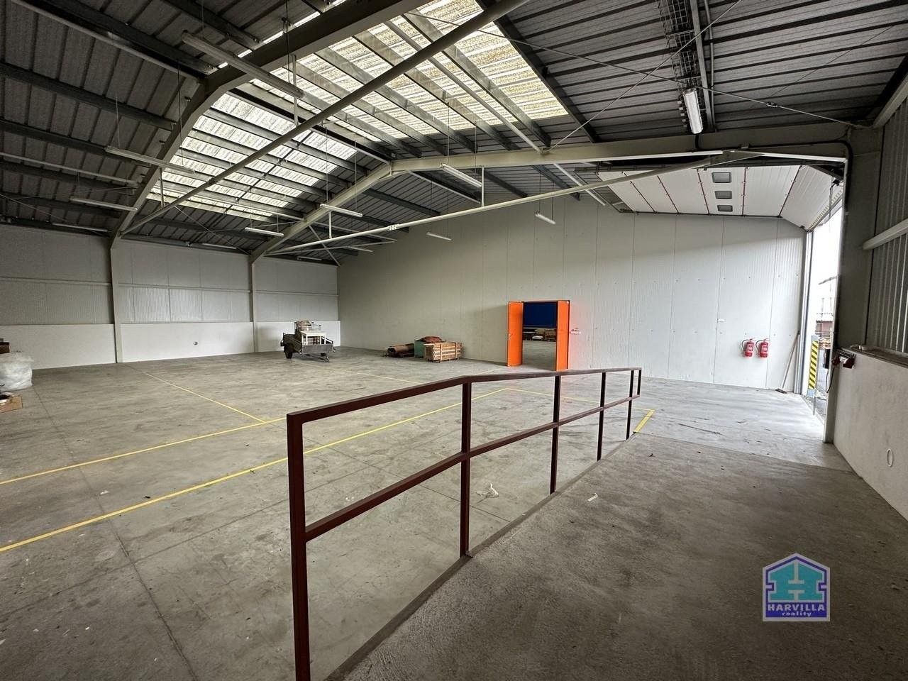 Prodej komerčního prostoru 2500 m² - foto 8