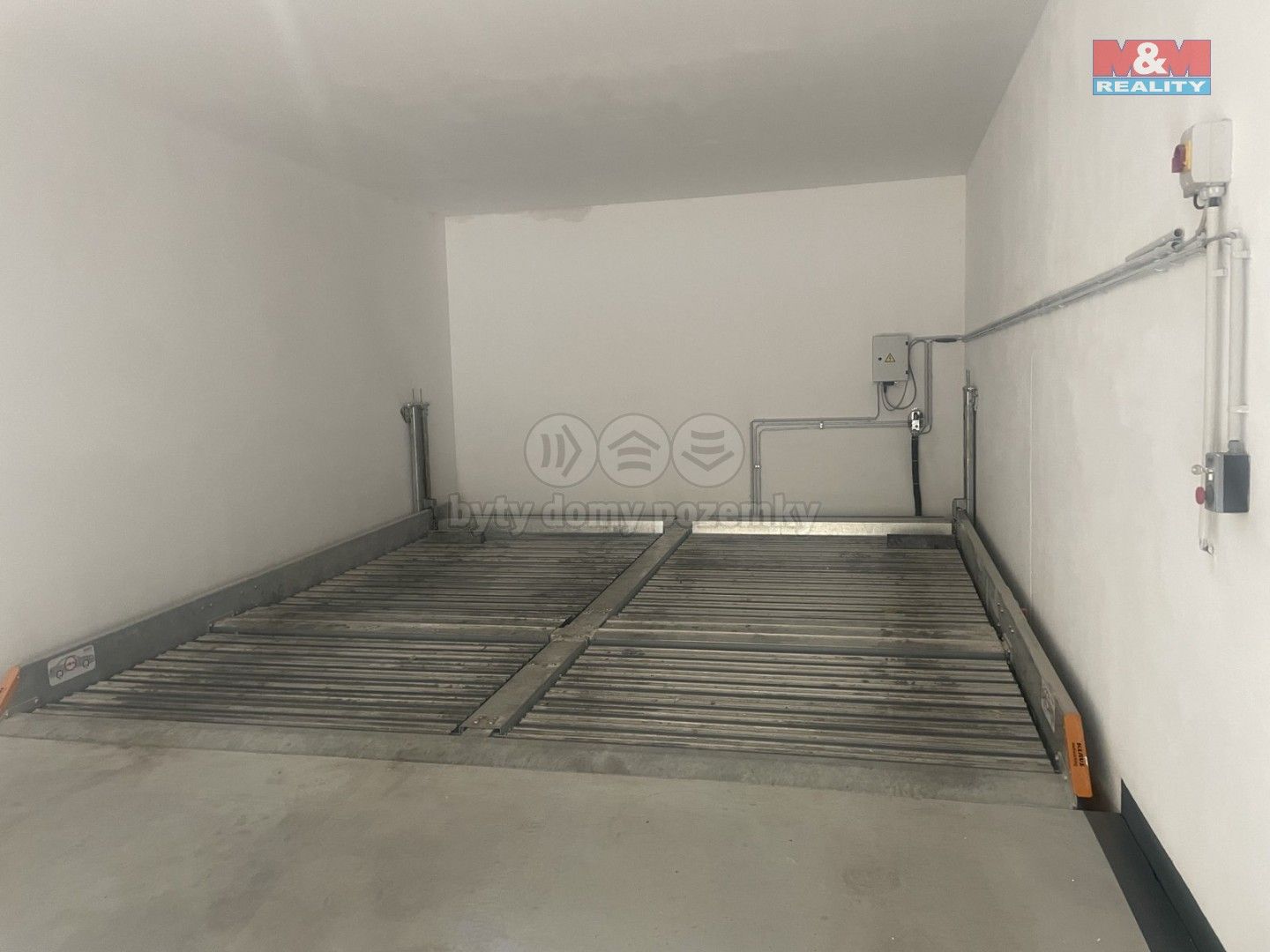 Prodej nemovitosti 12 m² - foto 1