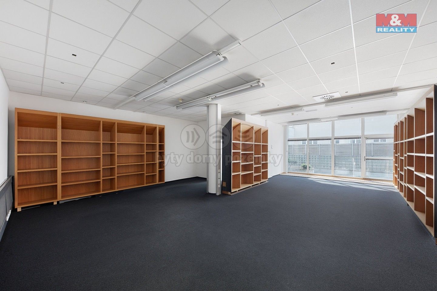 Pronájem komerčního prostoru 300 m² - foto 2