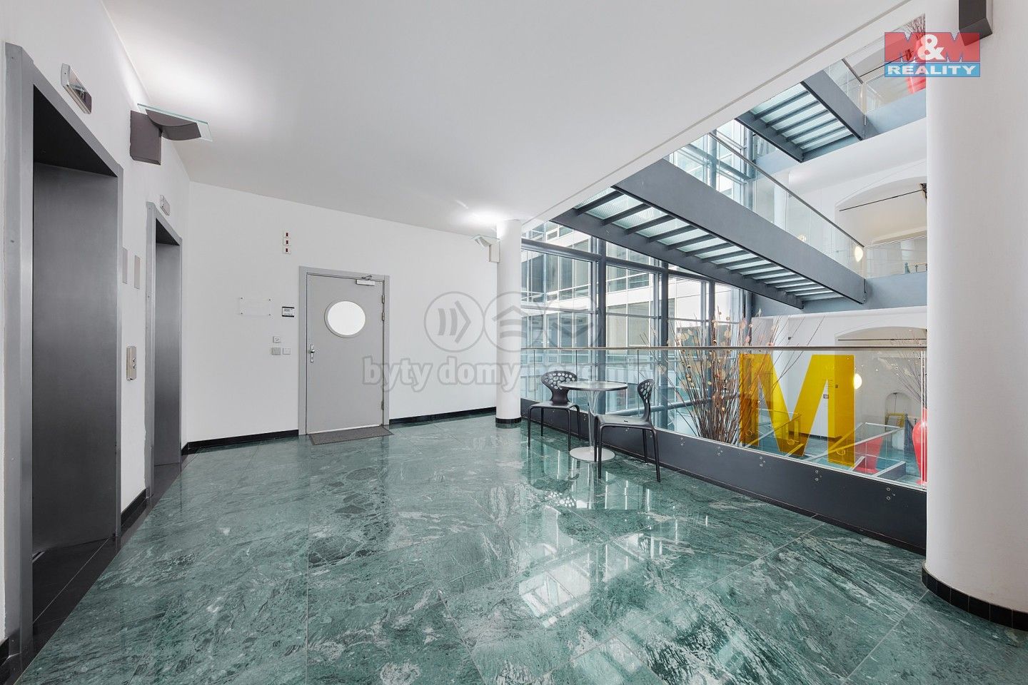 Pronájem komerčního prostoru 300 m² - foto 1
