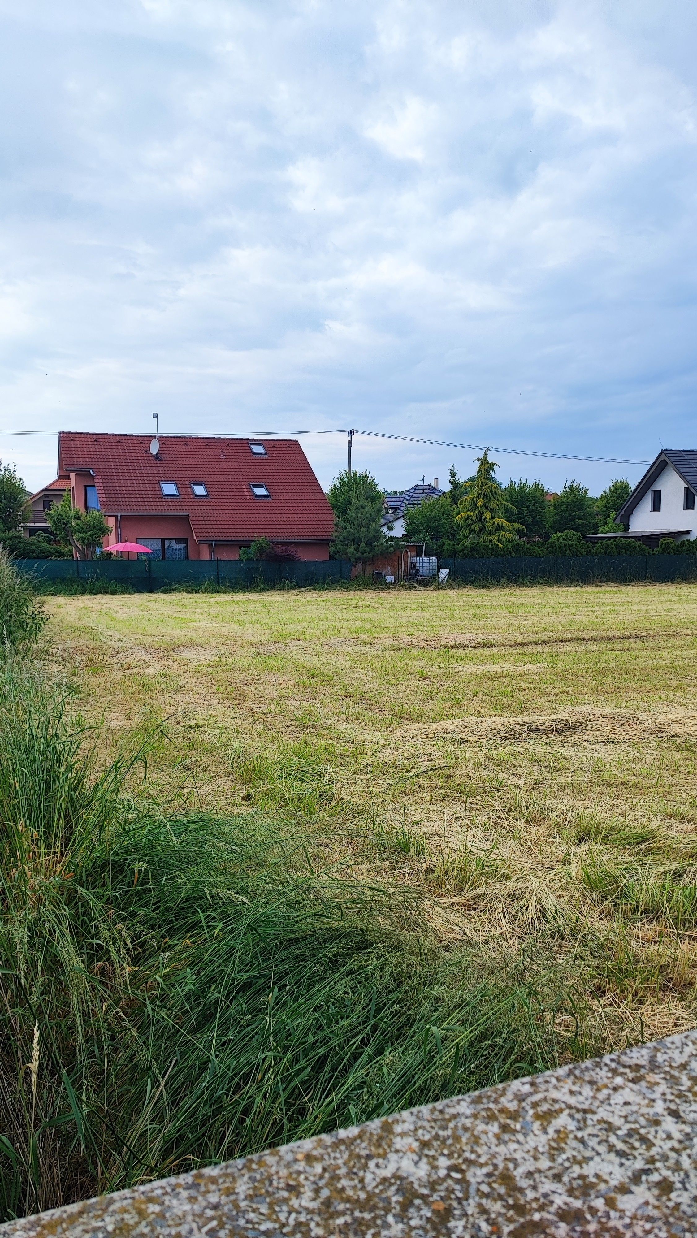 Prodej pozemku 843 m² - foto 1