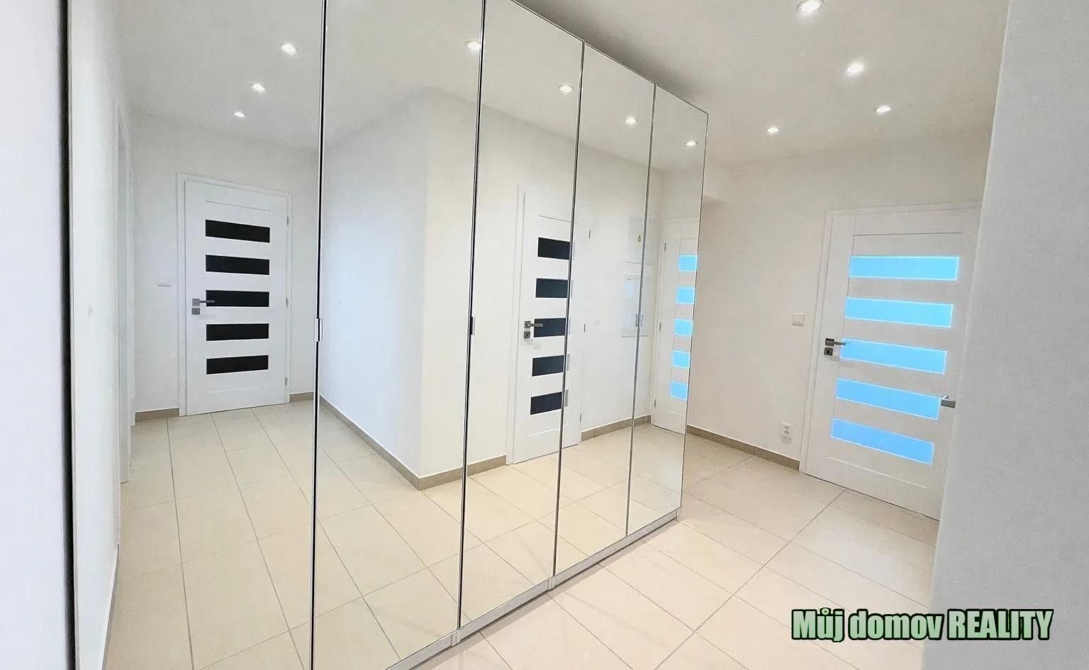 Pronájem bytu 3+kk 92 m² - foto 12