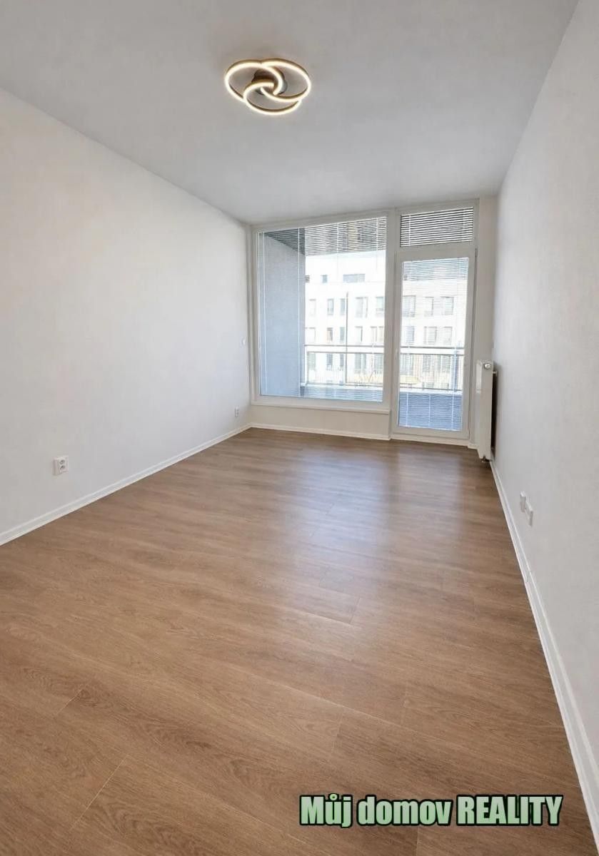 Pronájem bytu 3+kk 92 m² - foto 11