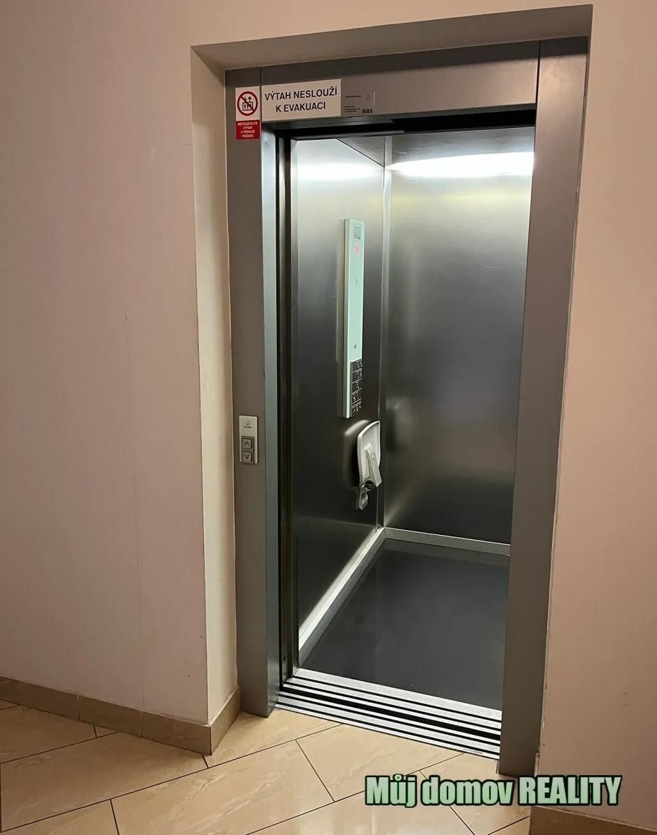 Pronájem bytu 3+kk 92 m² - foto 20