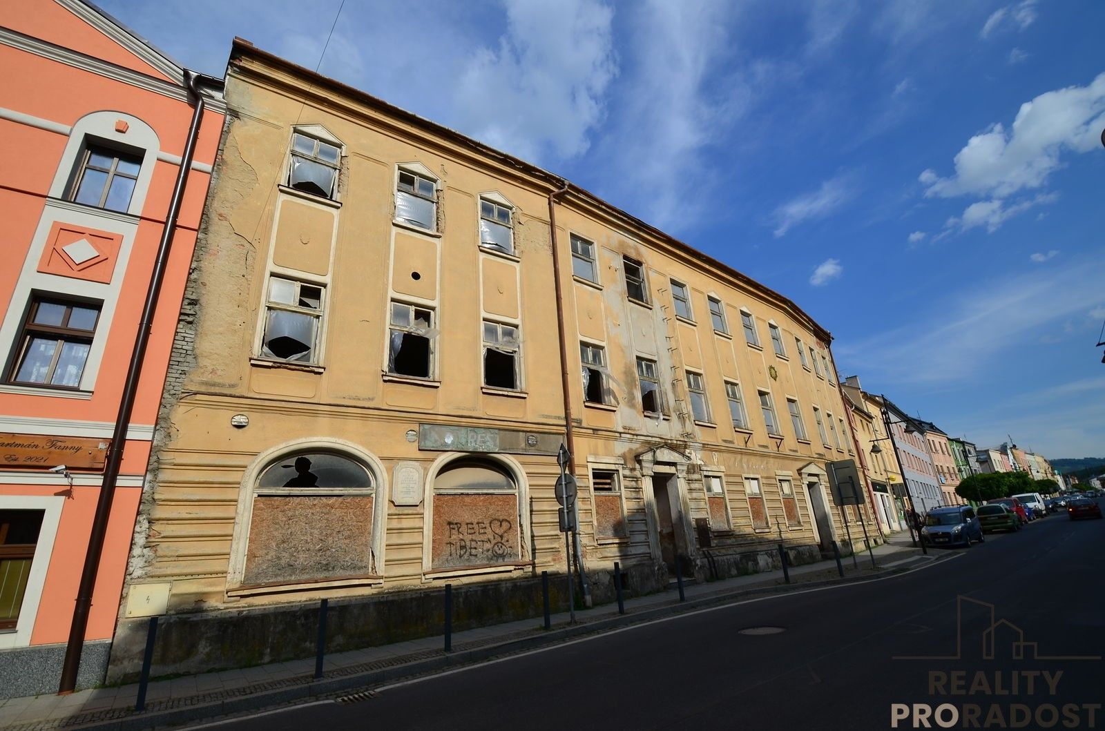 Prodej komerčního prostoru 2512 m² - foto 1