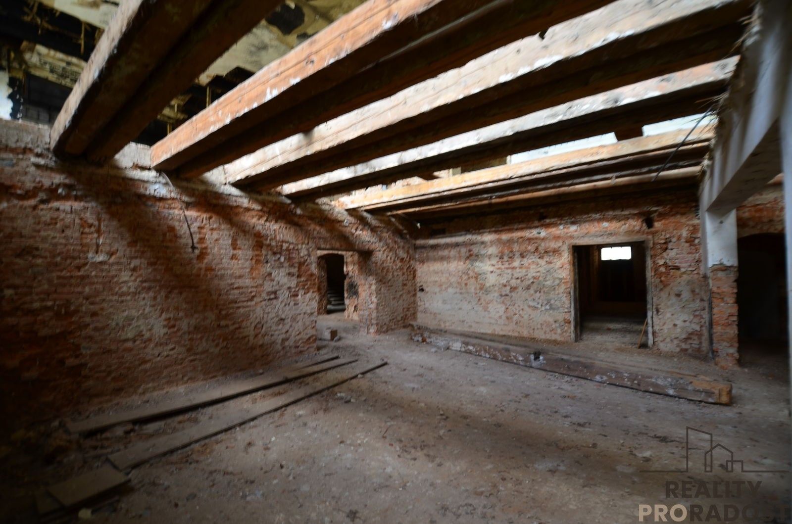 Prodej komerčního prostoru 2512 m² - foto 6