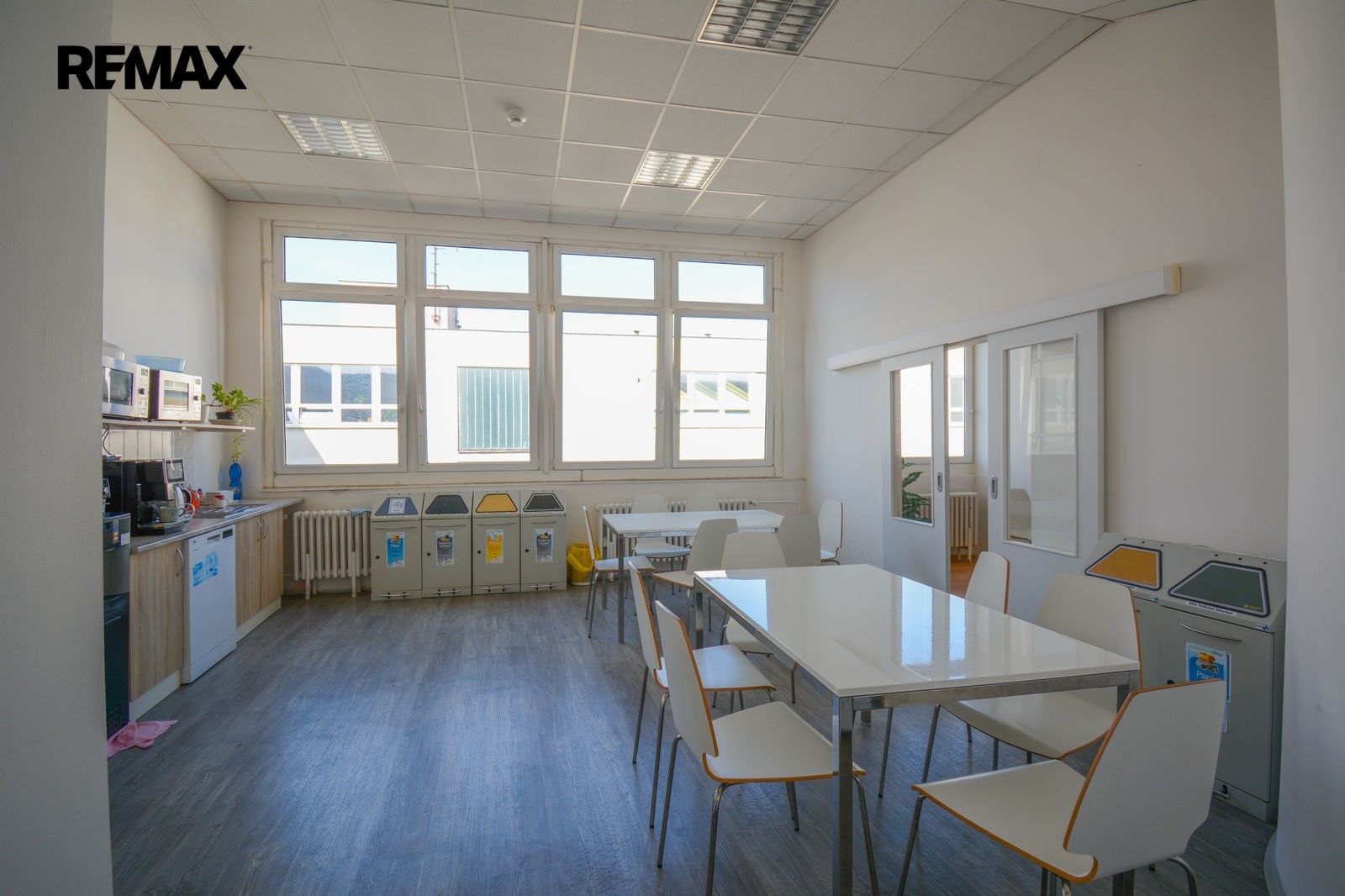 Pronájem komerčního prostoru 321 m² - foto 10