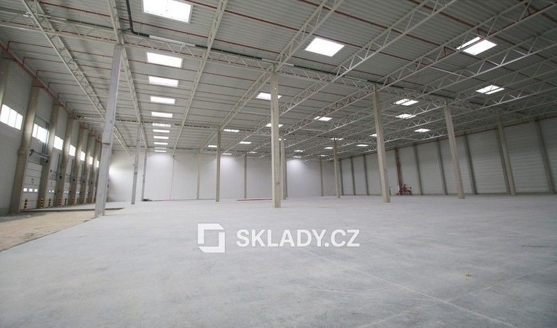 Pronájem komerčního prostoru 5800 m² - foto 3