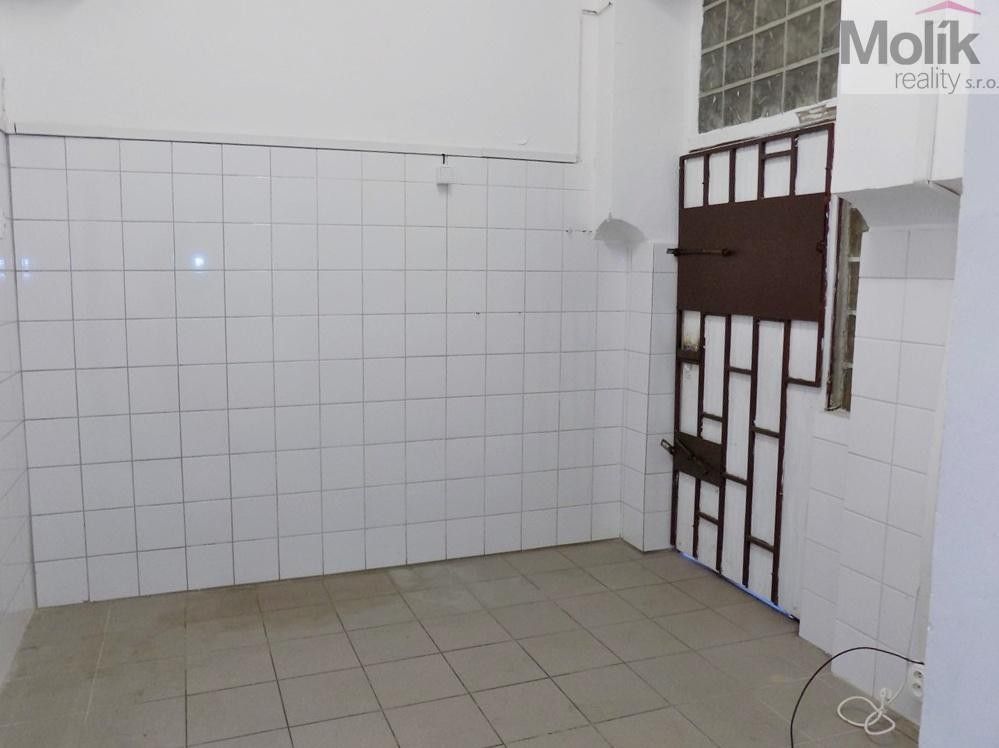 Pronájem komerčního prostoru 68 m² - foto 4