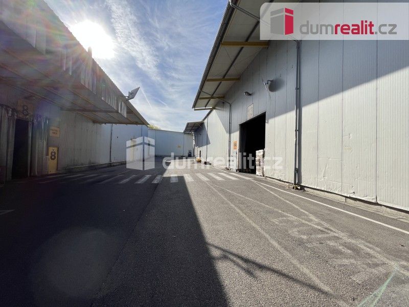 Pronájem komerčního prostoru 1200 m² - foto 6