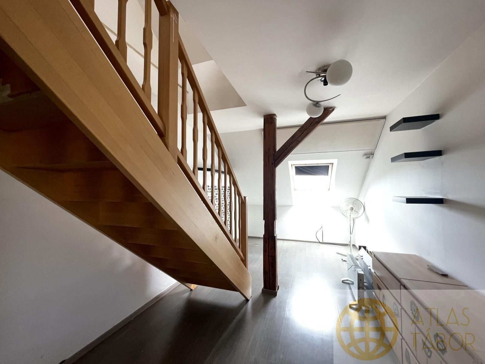 Pronájem bytu 2+1 85 m² - foto 8