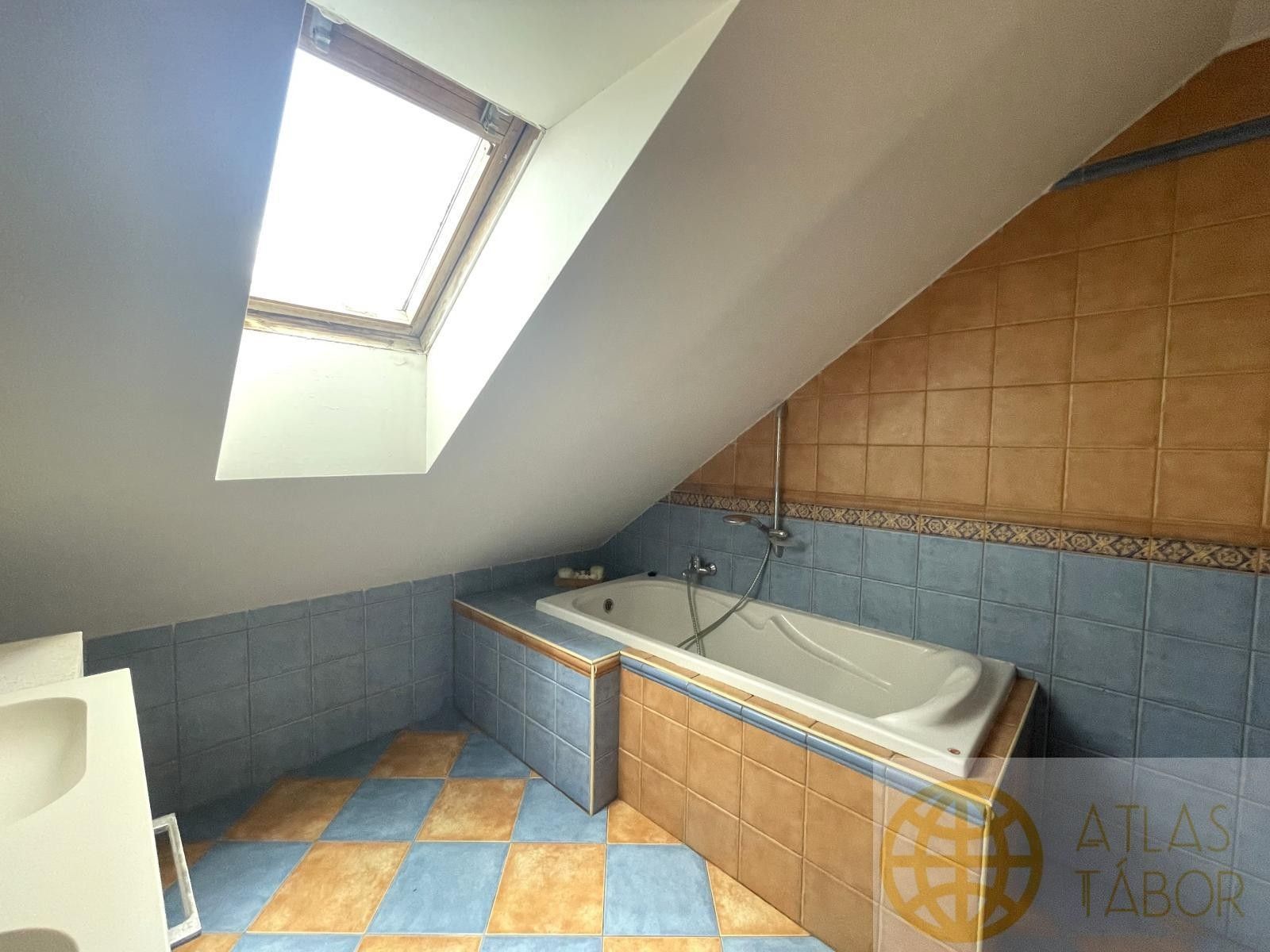 Pronájem bytu 2+1 85 m² - foto 6
