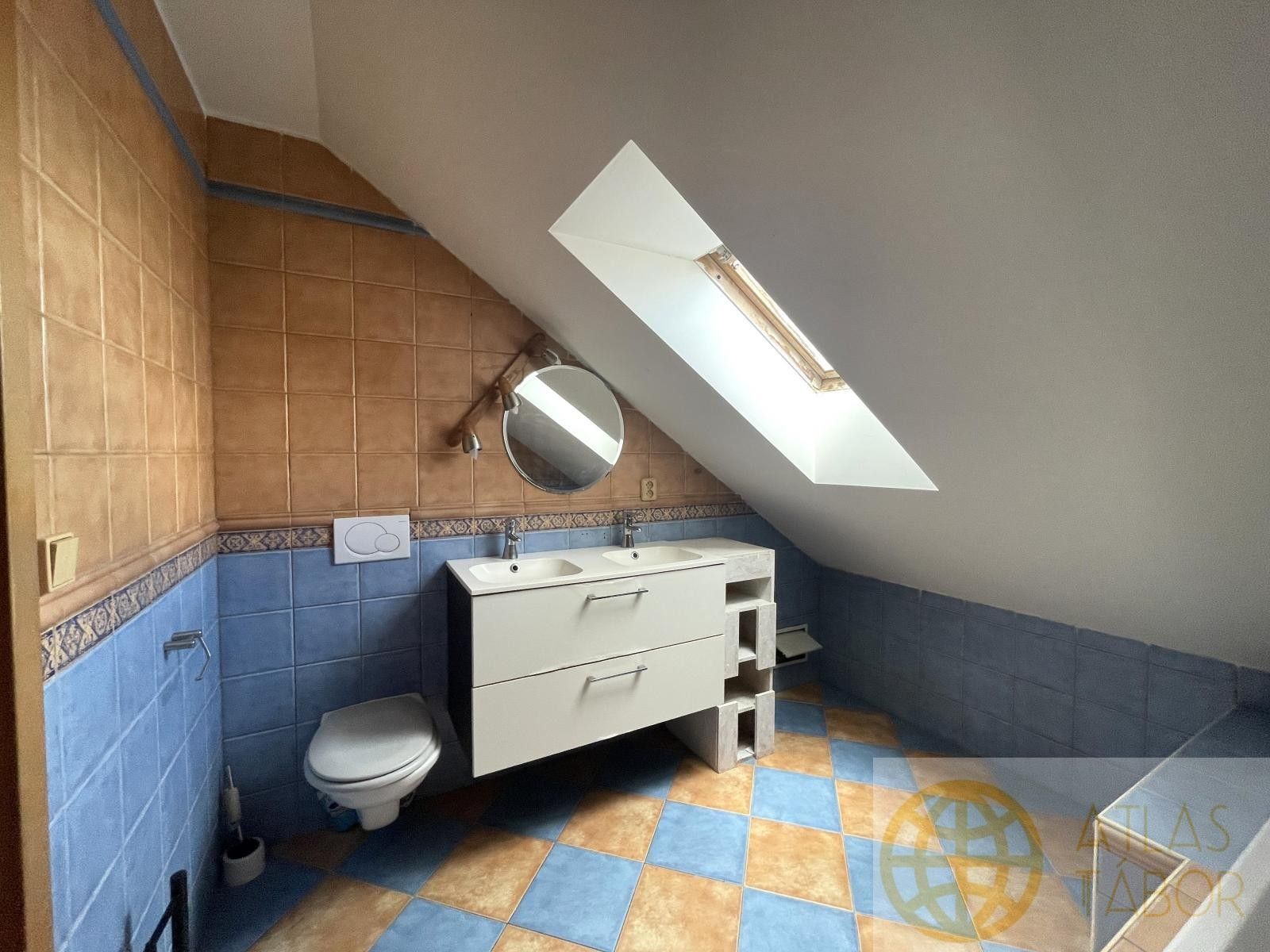 Pronájem bytu 2+1 85 m² - foto 5