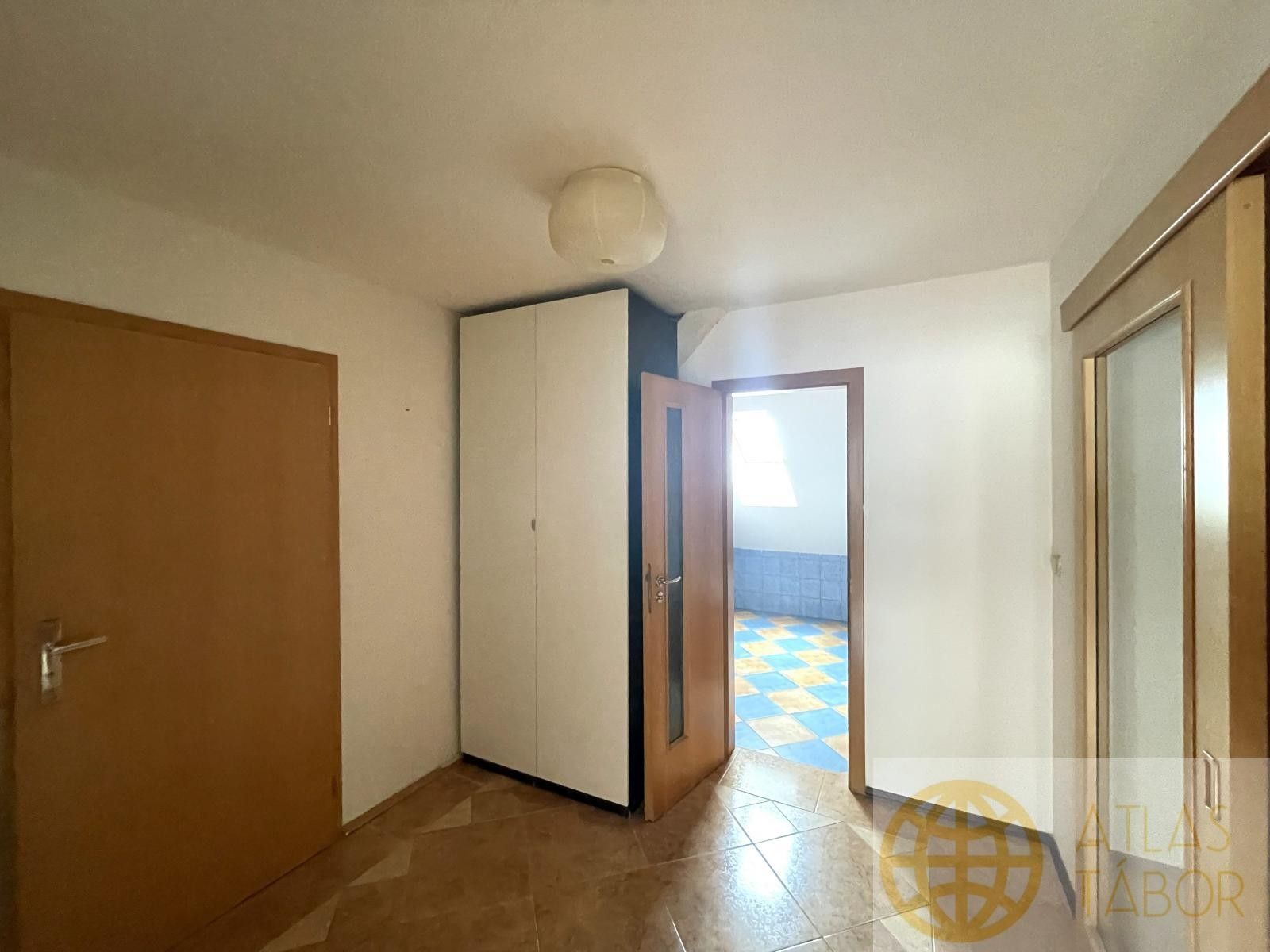 Pronájem bytu 2+1 85 m² - foto 10