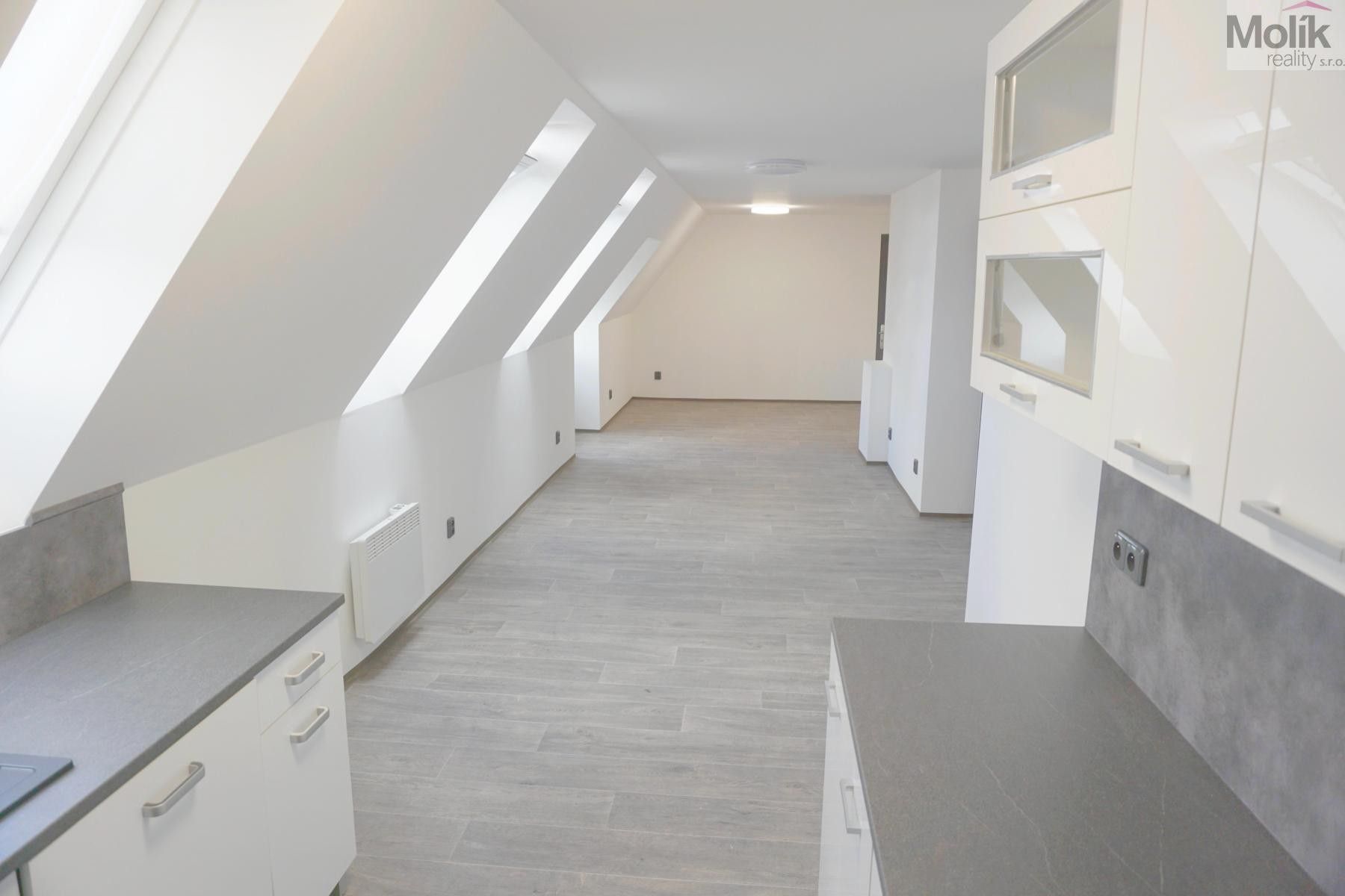 Pronájem bytu 3+kk 75 m² - foto 6