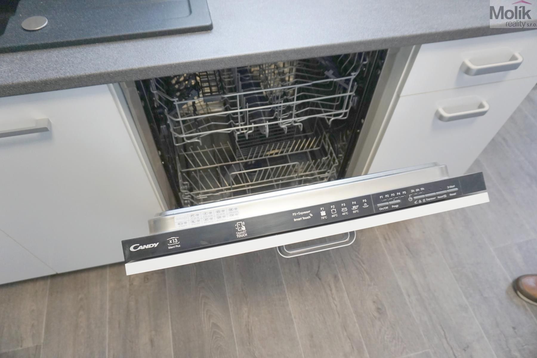 Pronájem bytu 3+kk 75 m² - foto 5