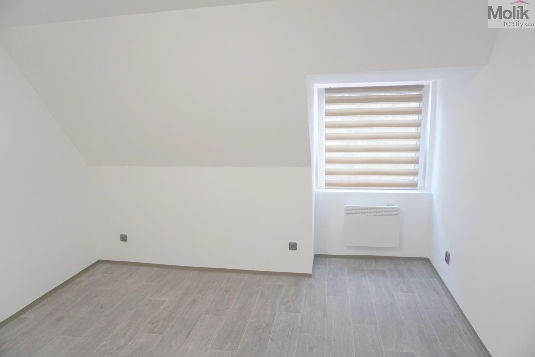 Pronájem bytu 3+kk 75 m² - foto 10