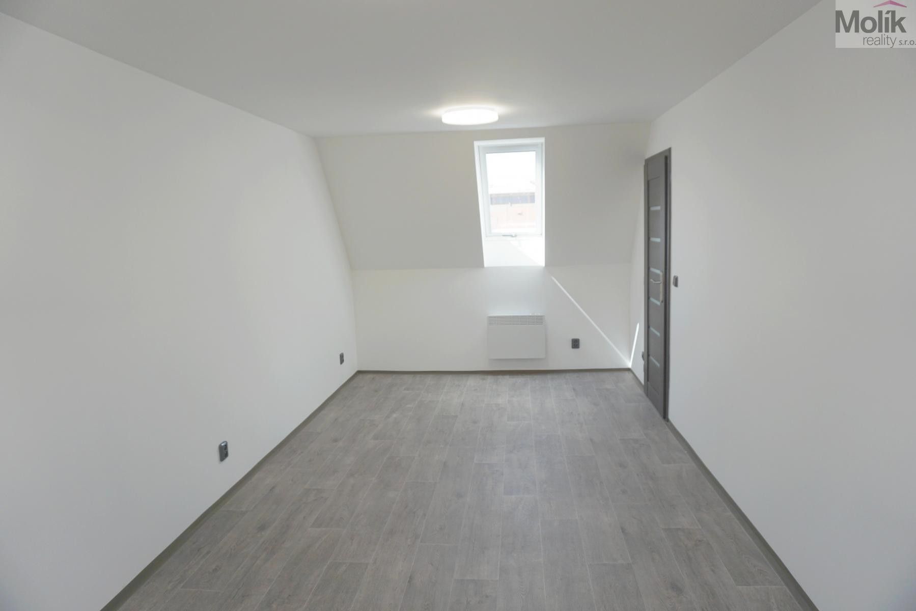 Pronájem bytu 3+kk 75 m² - foto 11