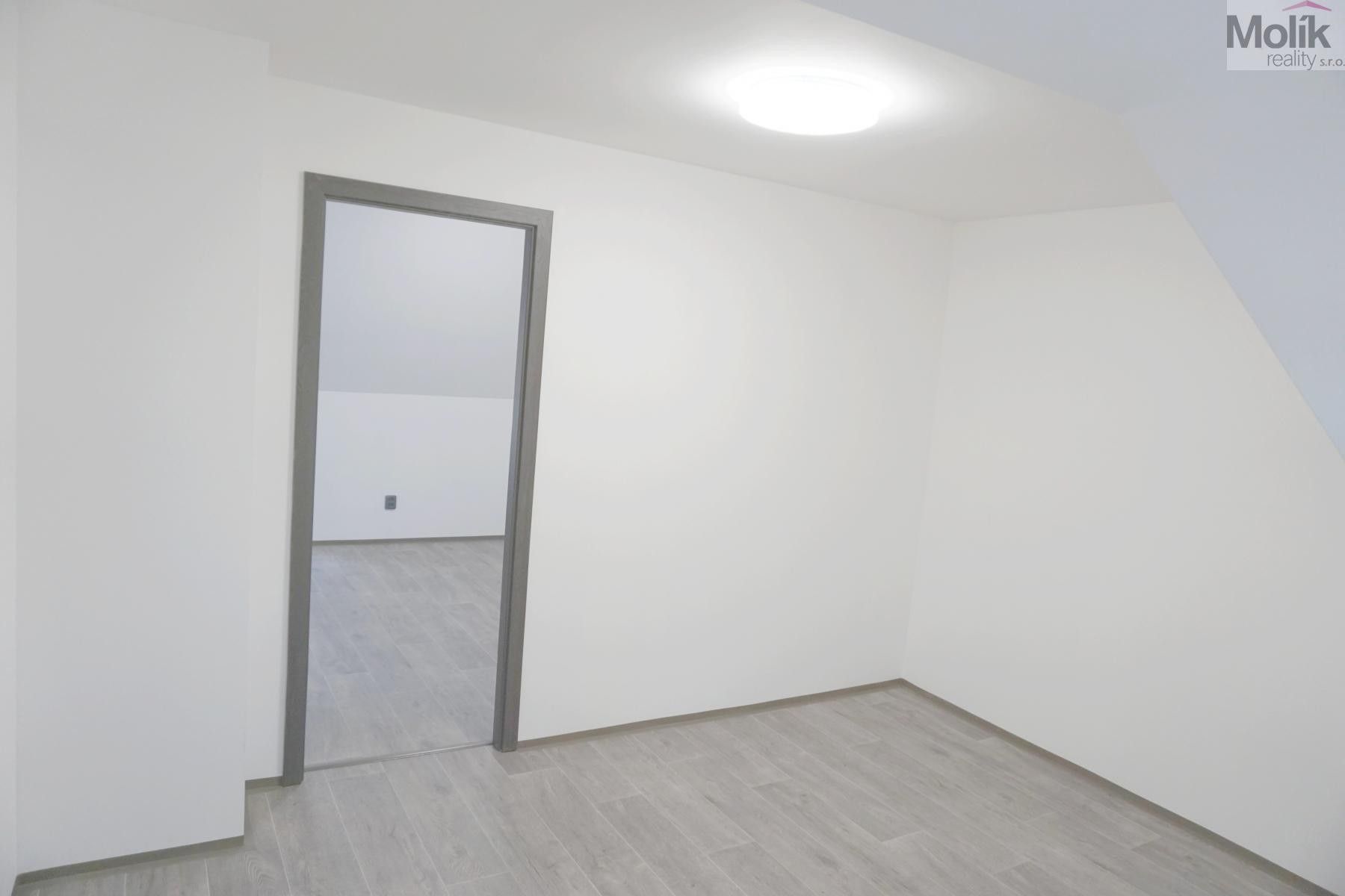 Pronájem bytu 3+kk 75 m² - foto 13