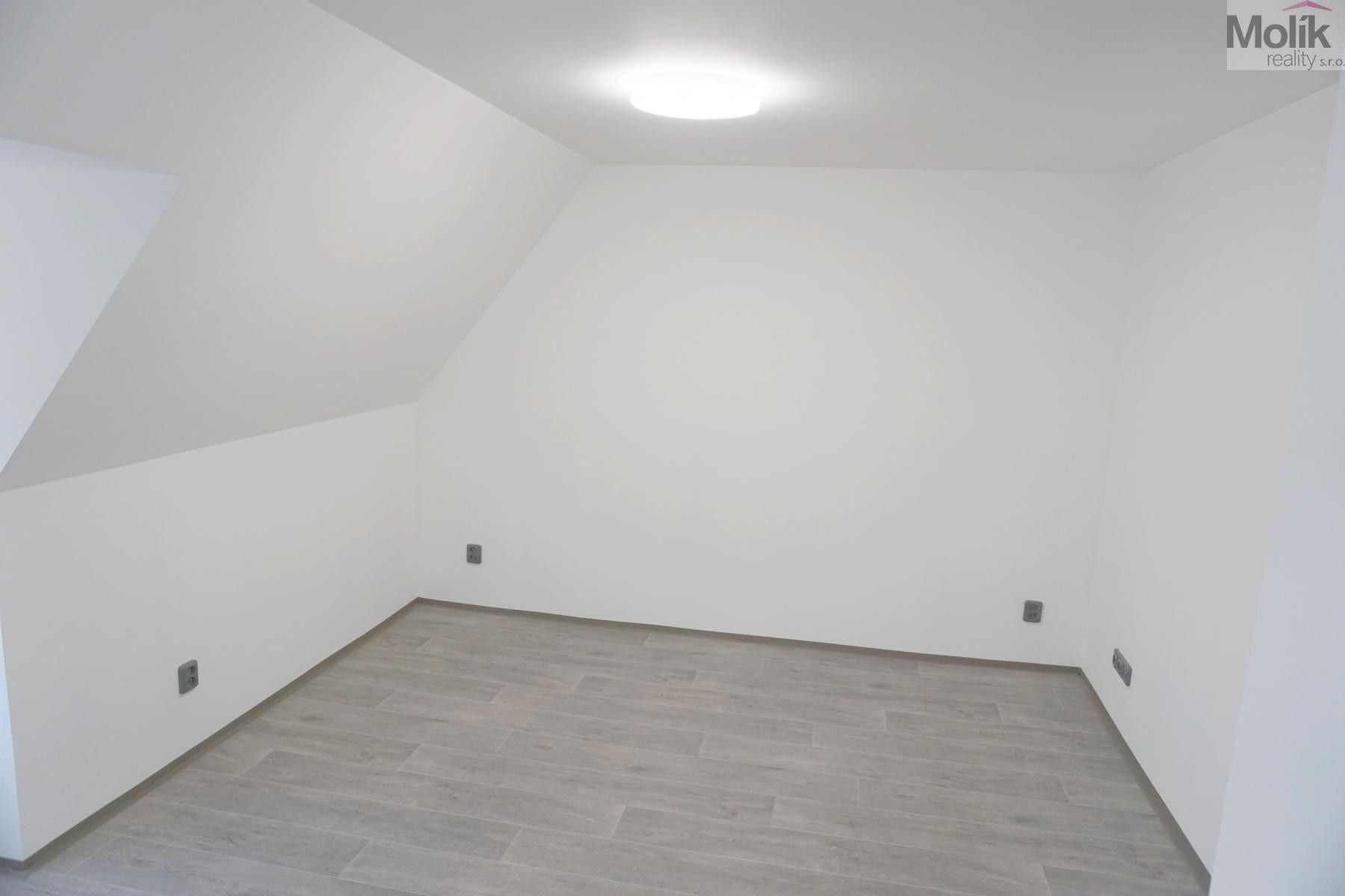 Pronájem bytu 3+kk 75 m² - foto 19