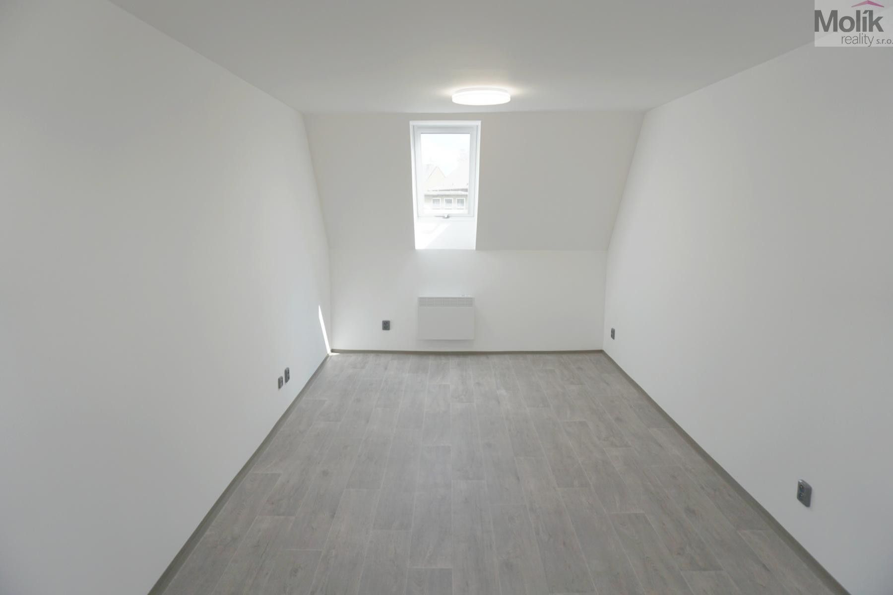 Pronájem bytu 3+kk 75 m² - foto 20