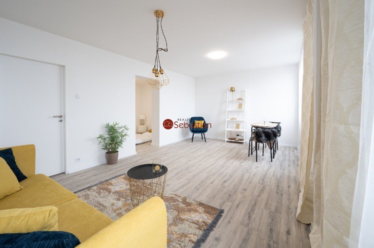 Pronájem bytu 2+1 48 m² - foto 1