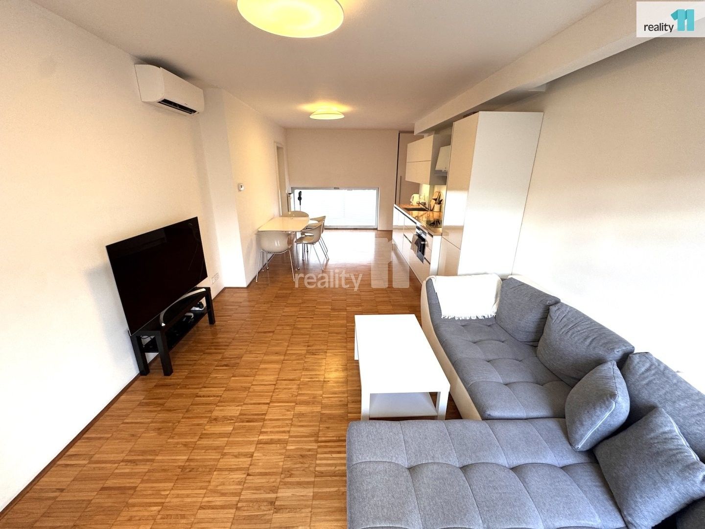 Pronájem bytu 2+kk 66 m² - foto 4