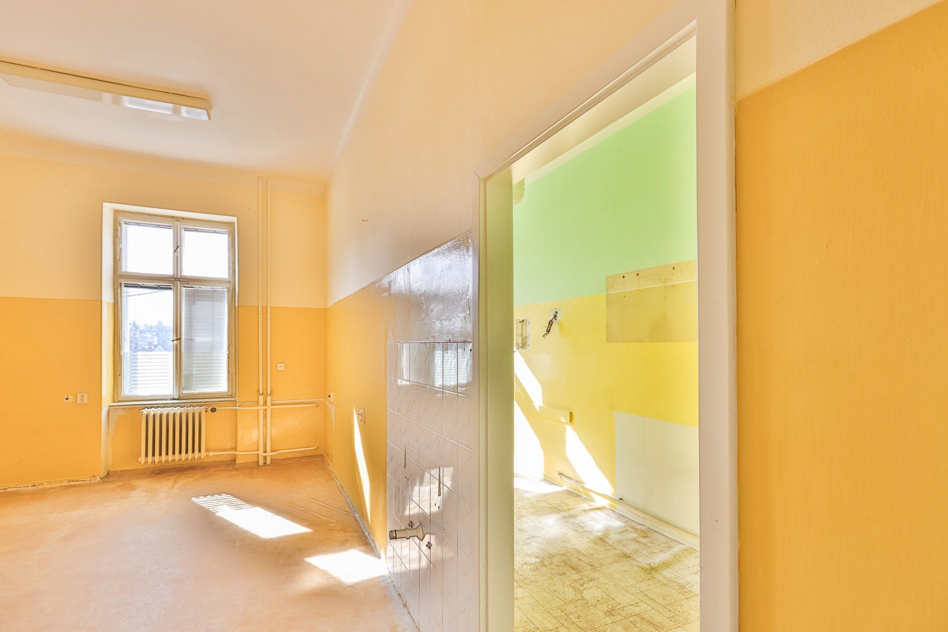 Prodej komerčního prostoru 1000 m² - foto 4