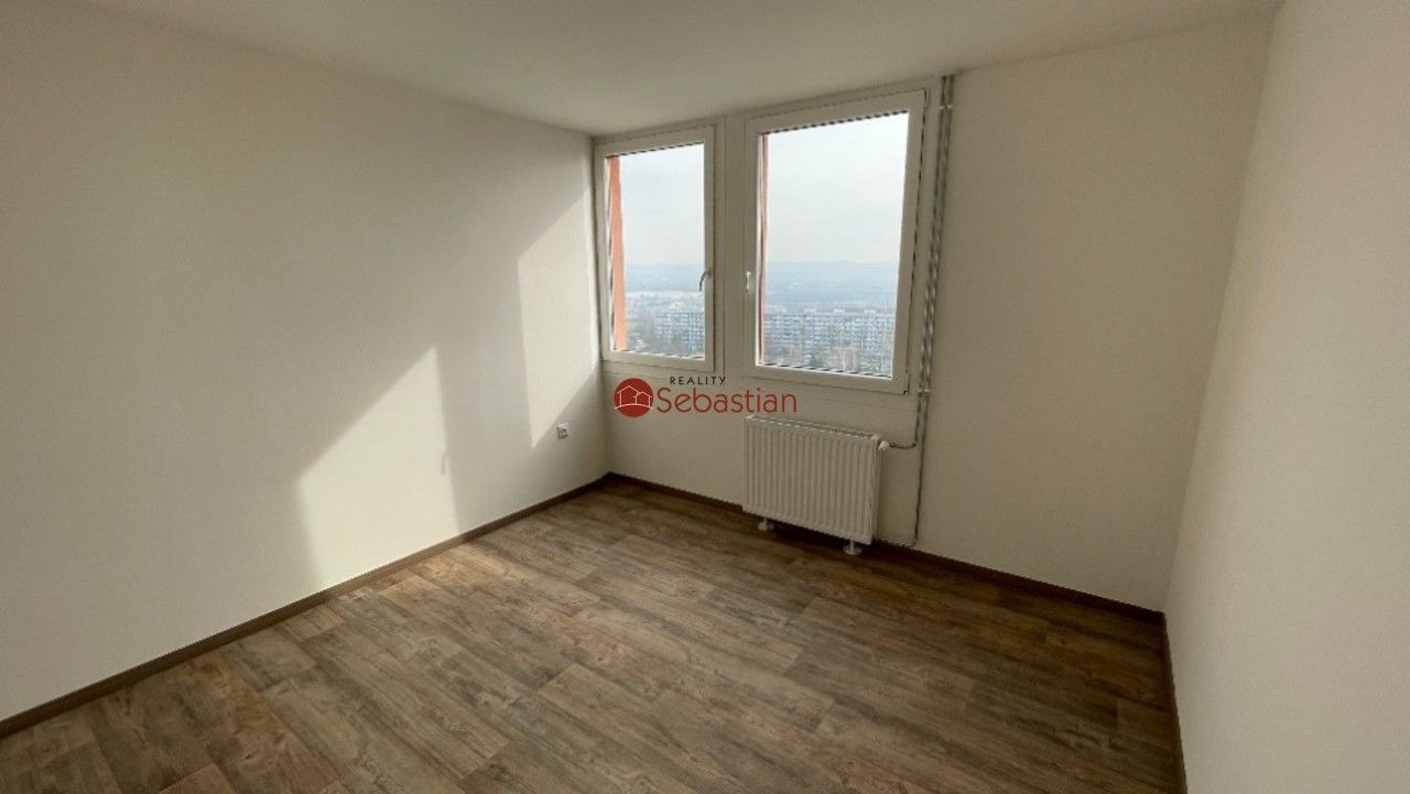 Pronájem bytu 2+1 59 m² - foto 4