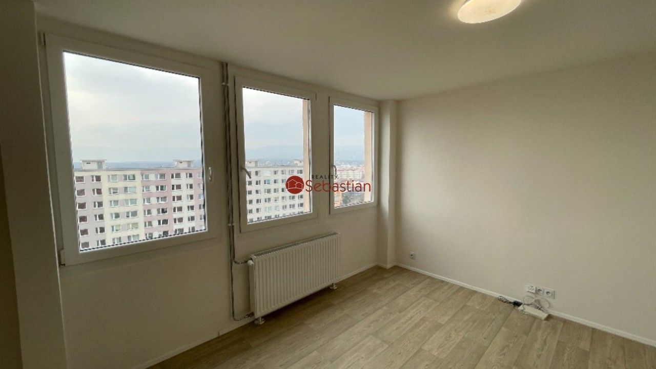 Pronájem bytu 1+1 41 m² - foto 4