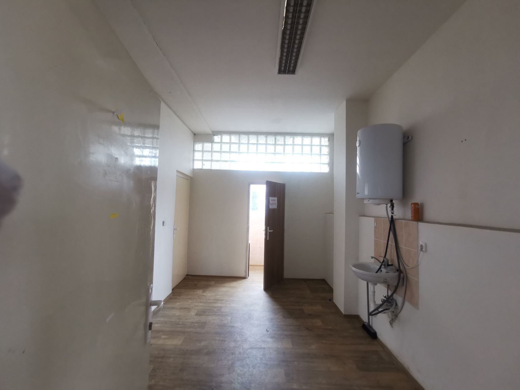 Pronájem komerčního prostoru 290.4 m² - foto 6