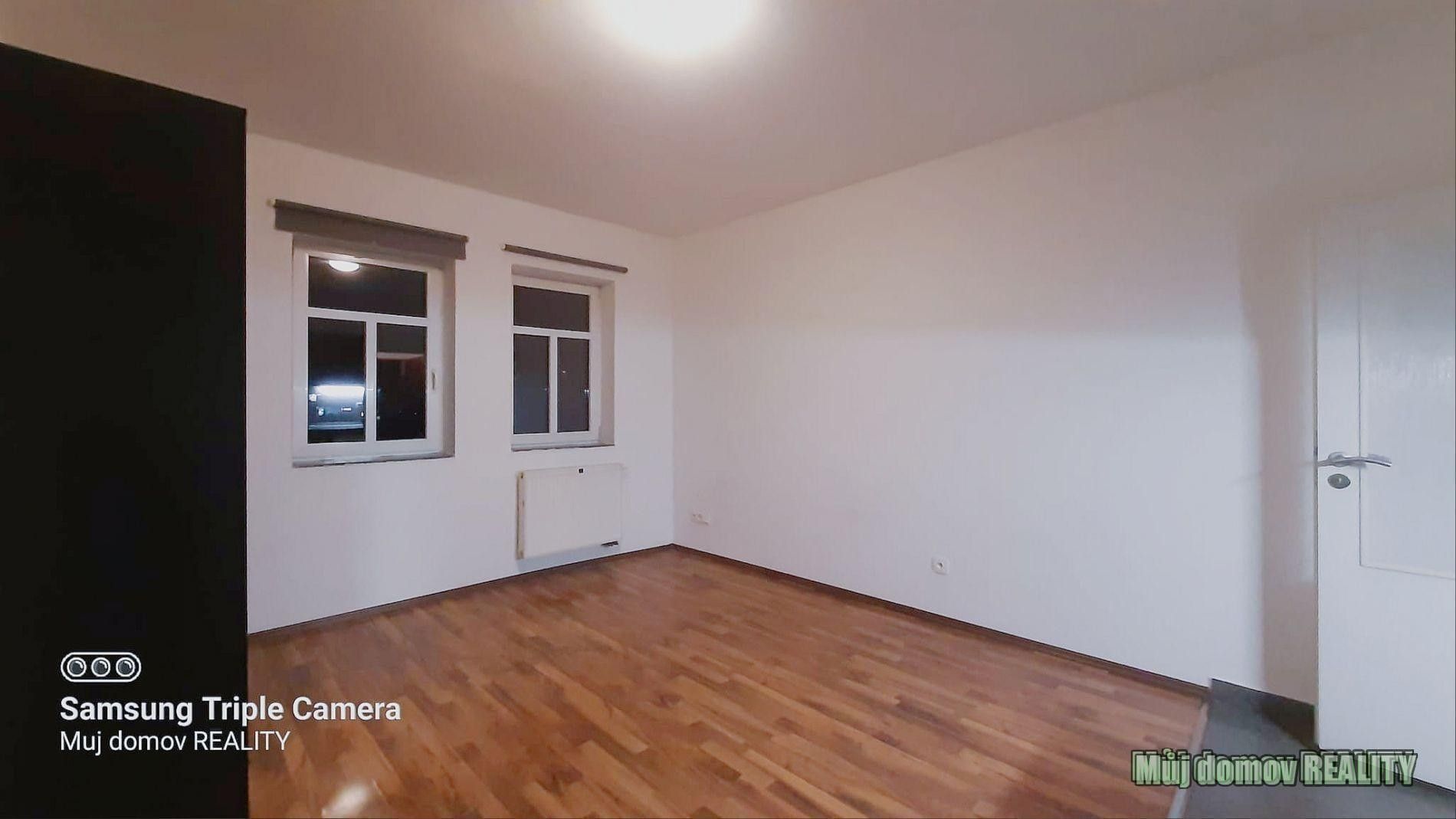 Pronájem bytu 1+kk 22 m² - foto 3