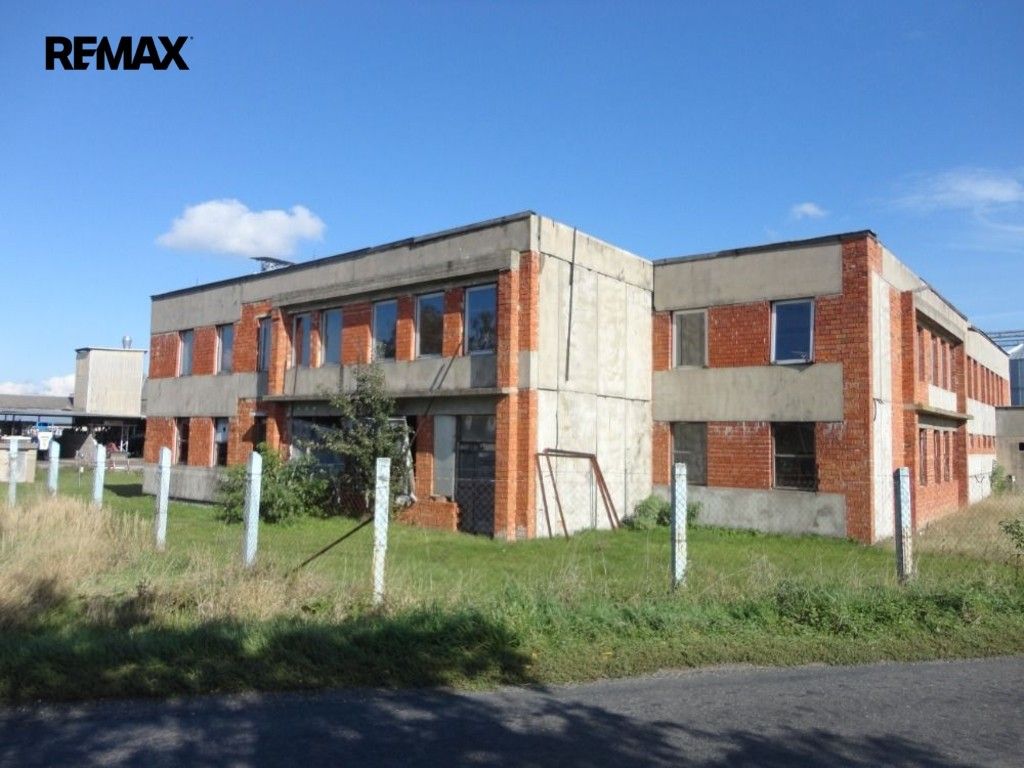 Prodej komerčního prostoru 1600 m² - foto 1
