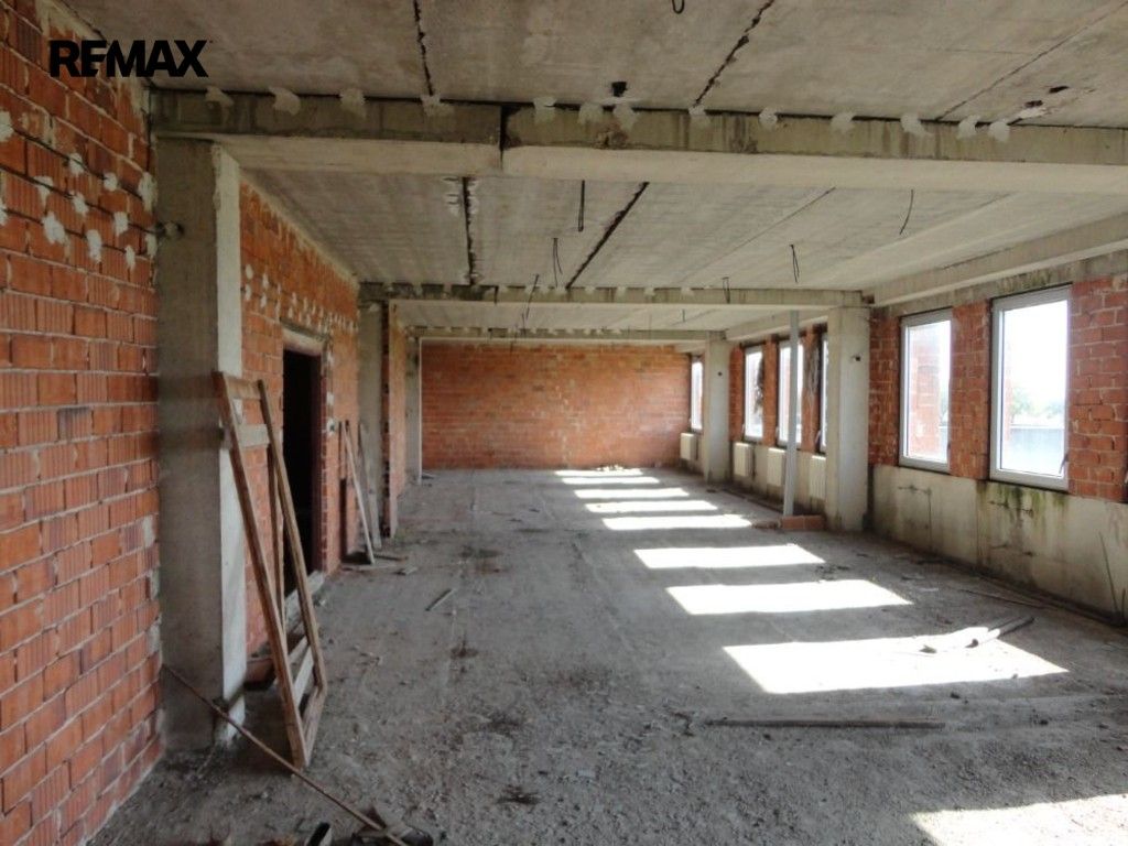 Prodej komerčního prostoru 1600 m² - foto 10