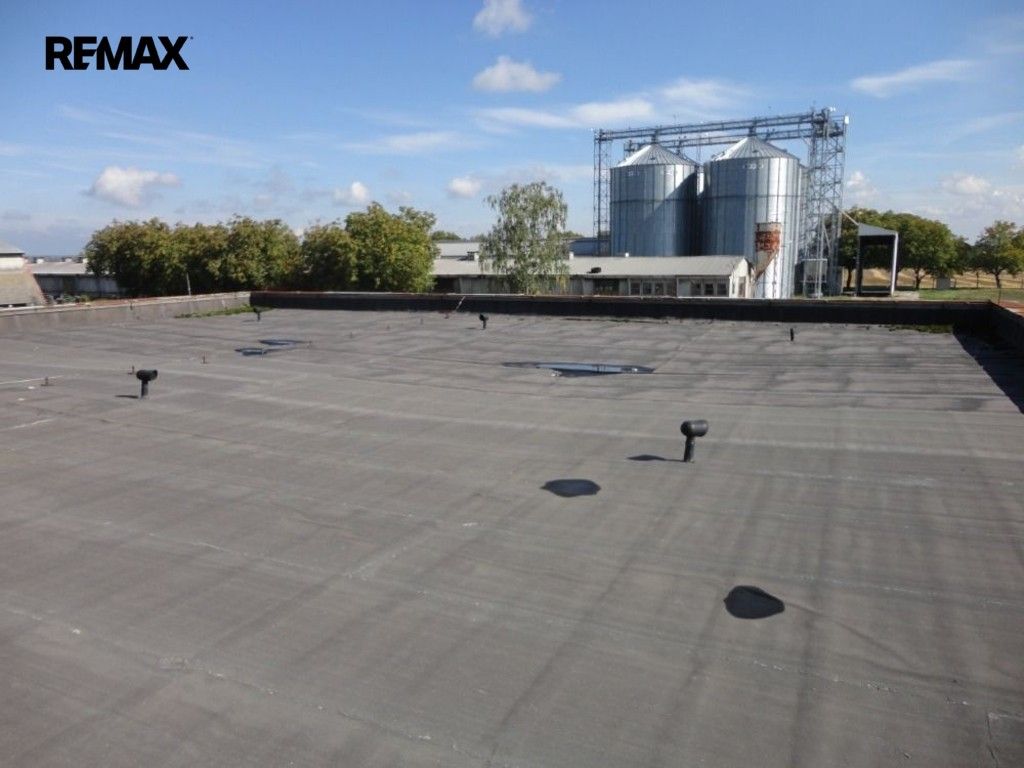 Prodej komerčního prostoru 1600 m² - foto 13