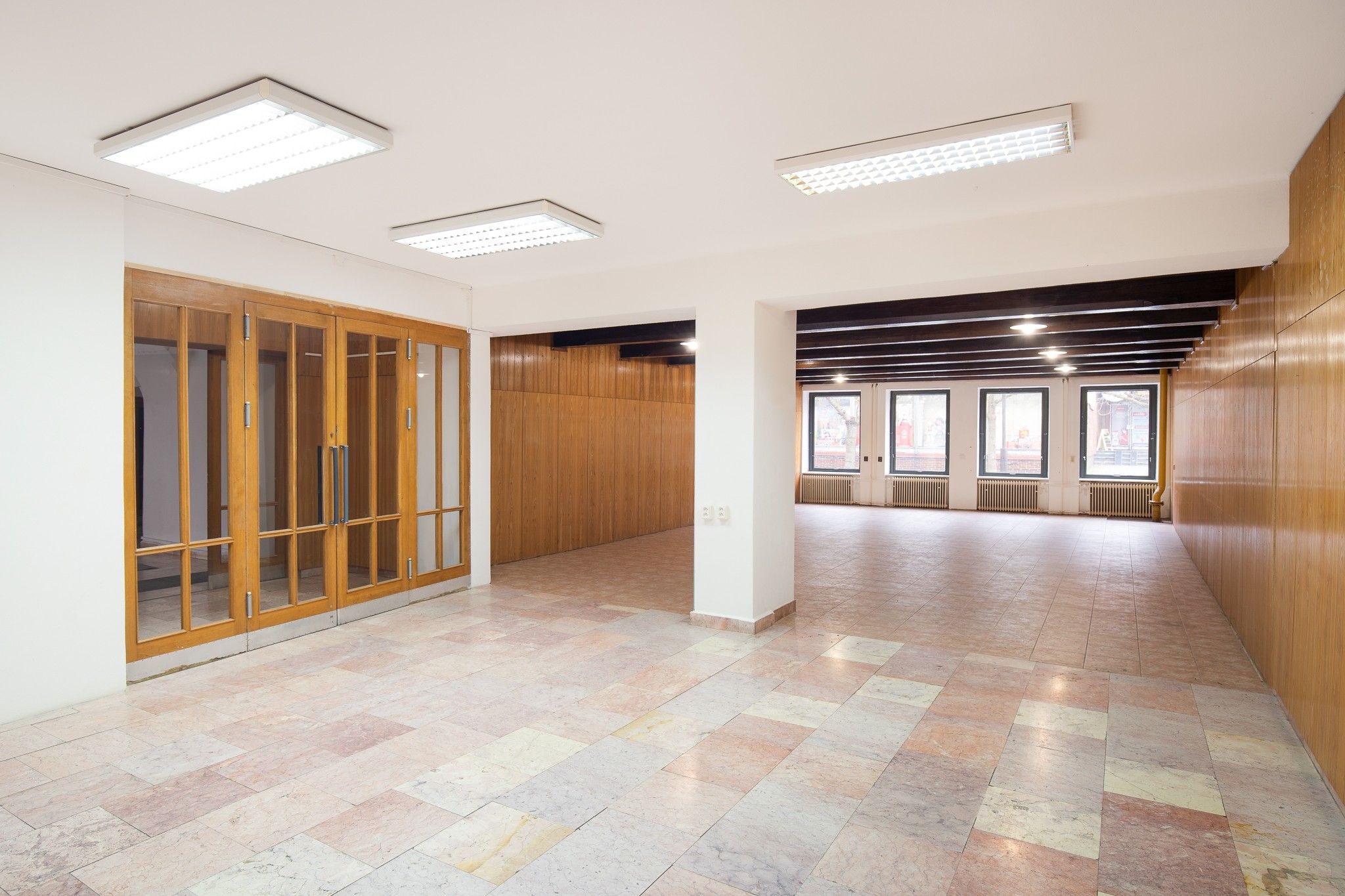 Pronájem komerčního prostoru 113 m² - foto 1